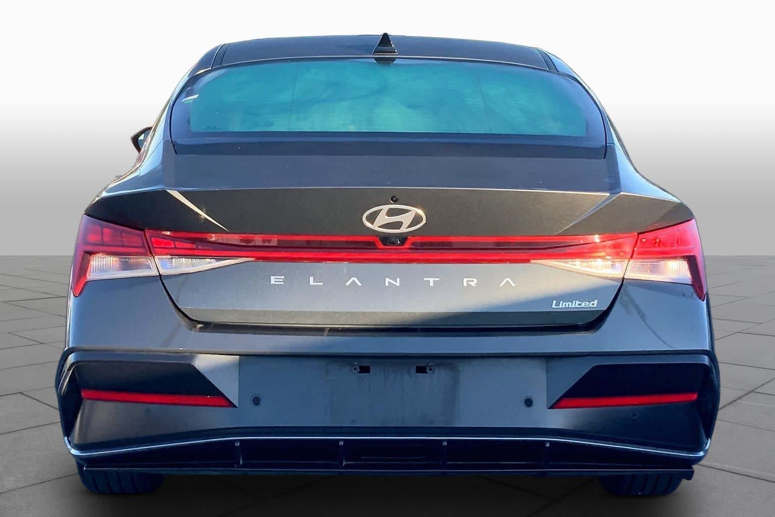 Certified Used 2024 Amazon Gray Hyundai Limited image 5