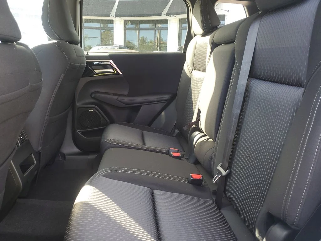 2026 Mitsubishi Outlander ES - Photo 13