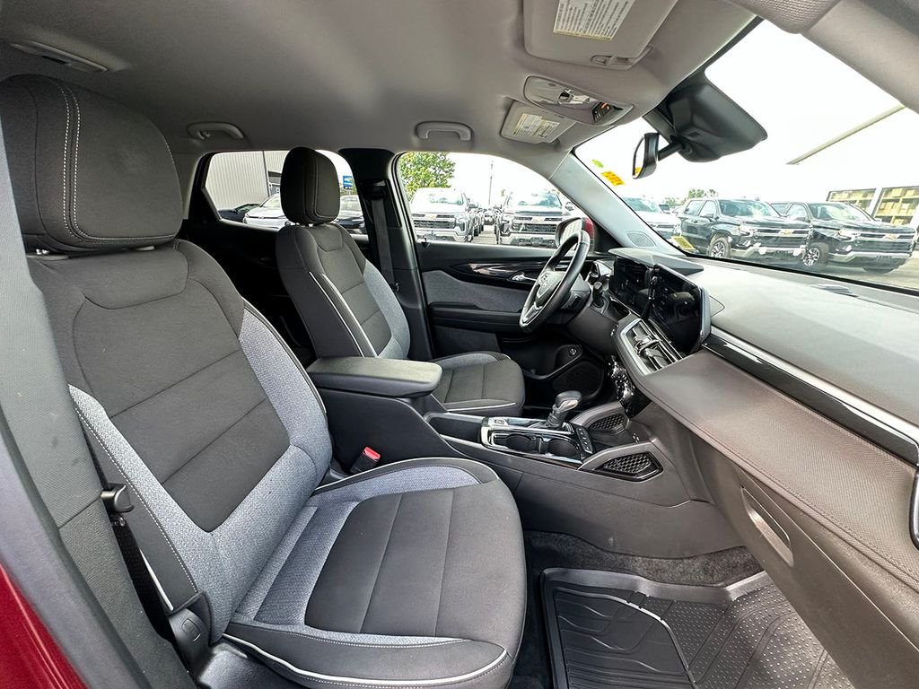 Used 2025 Red Chevrolet LT image 28