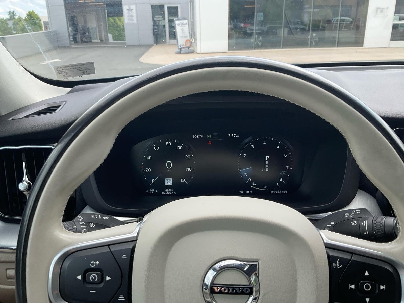 Used 2018  VOLVO T6MOMENTUM image 18