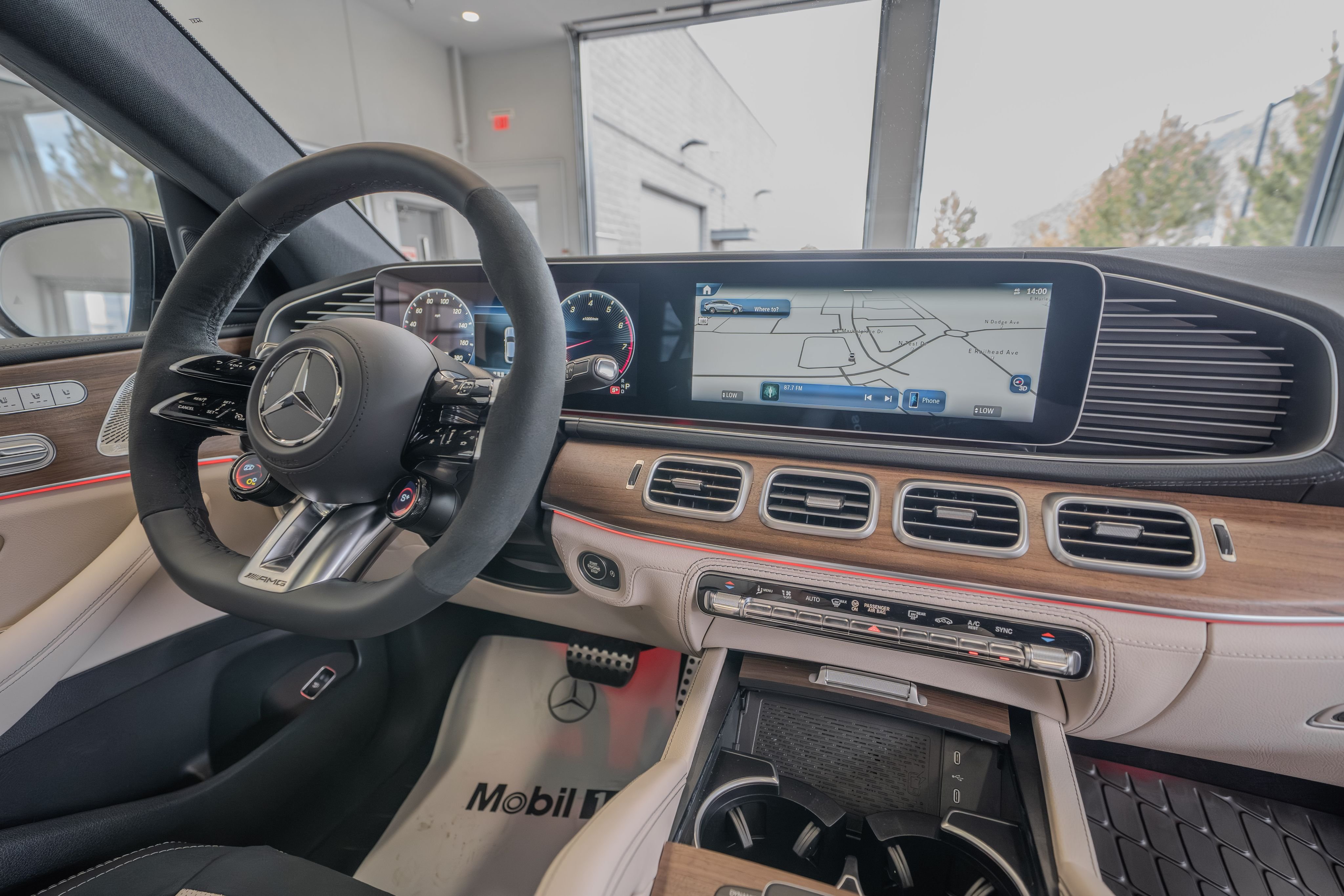 New 2026 MANUFAKTUR Moonlight White Metallic Mercedes-Benz GLE 53 AMG® image 19