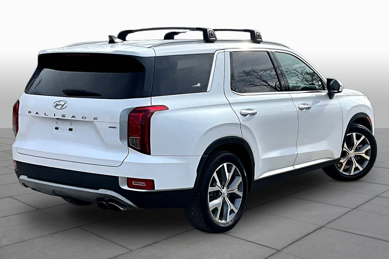 Used 2020 Hyper White Hyundai SEL image 13
