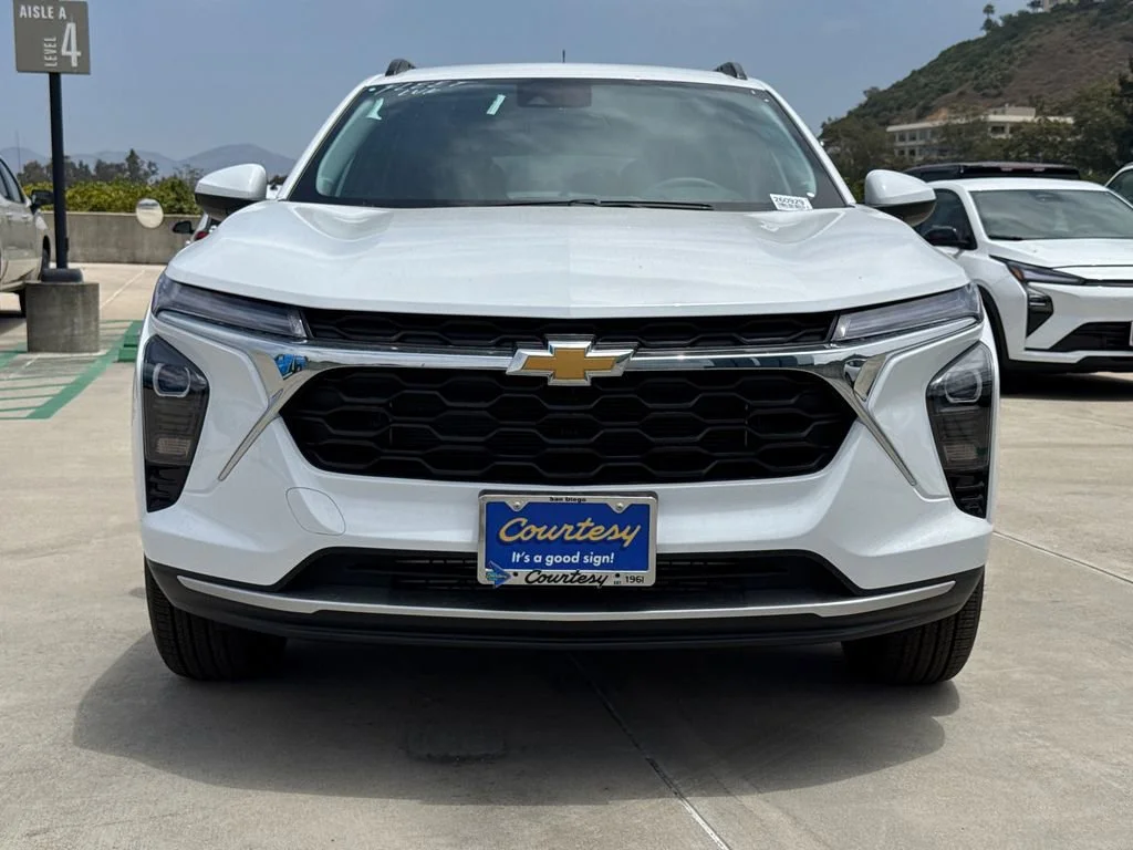New 2026 Summit White Chevrolet LT image 4