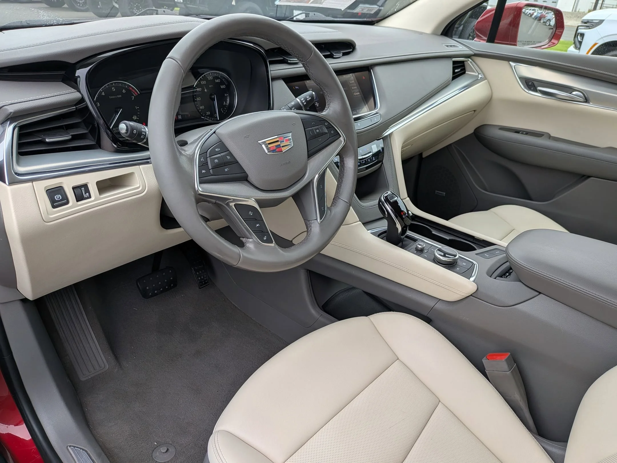Used 2020 Red Horizon Tintcoat Cadillac Premium Luxury AWD image 9