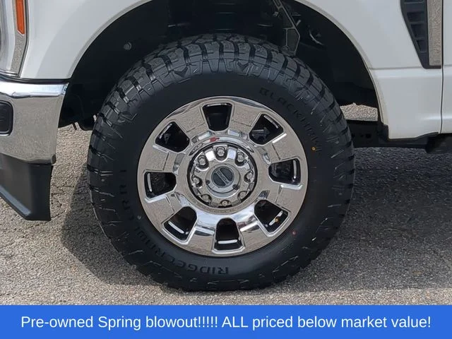 Used 2023 White Ford Lariat image 18