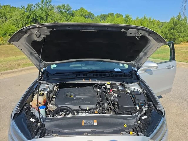 Used 2018 Silver Ford SE image 29