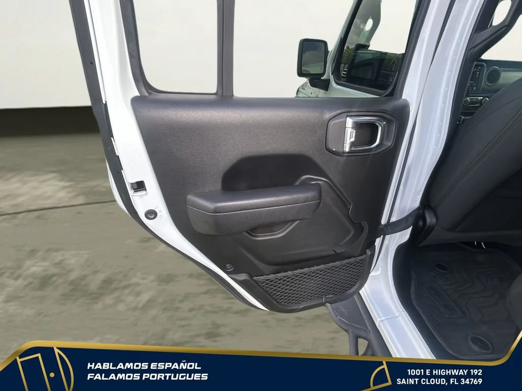 Used 2022  Jeep Willys image 27