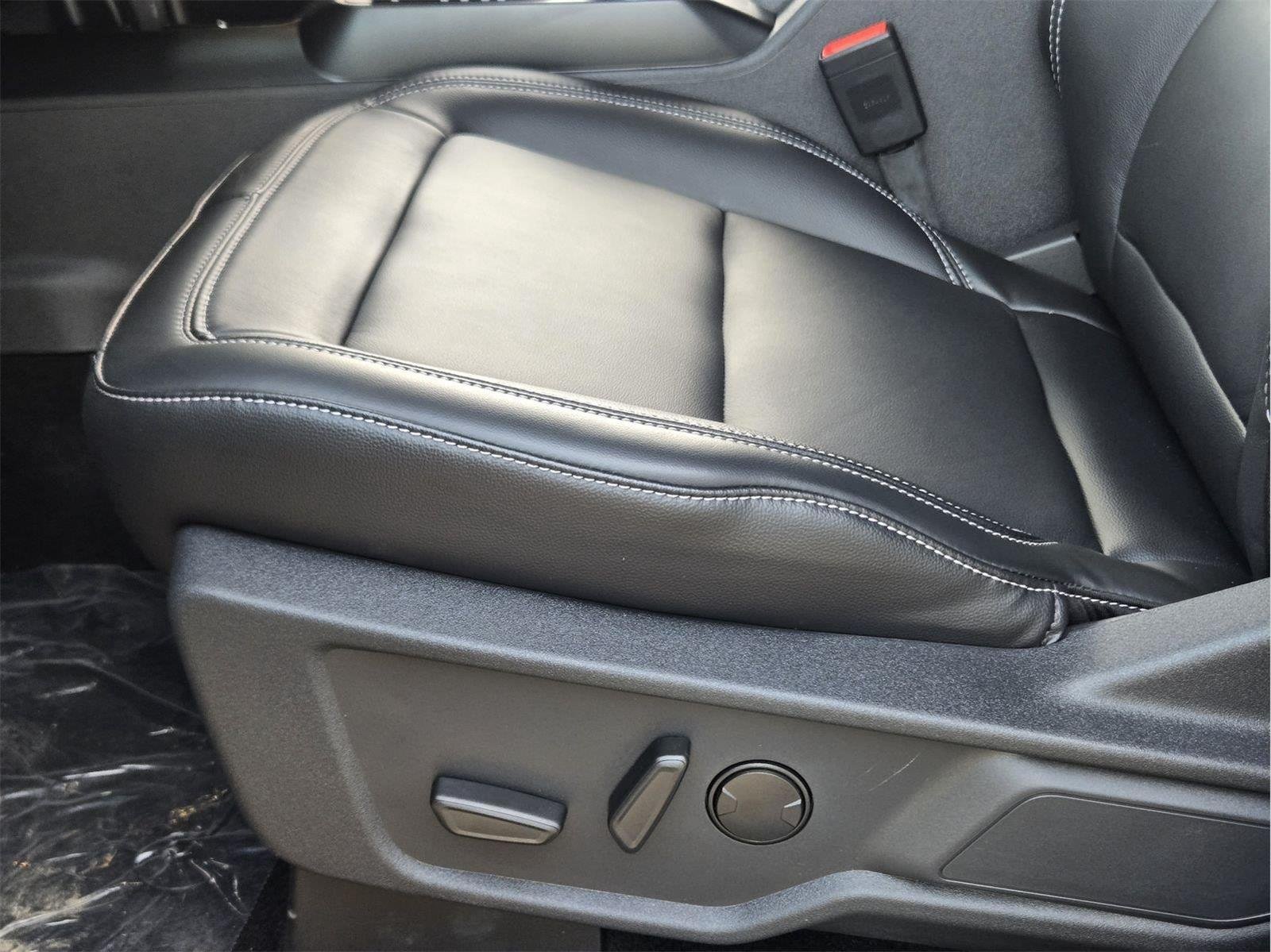 New 2026 Avalanche Gray Ford Outer Banks® image 16