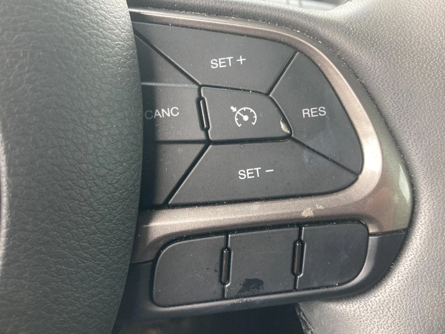 Used 2022 Gy Jeep Latitude image 16