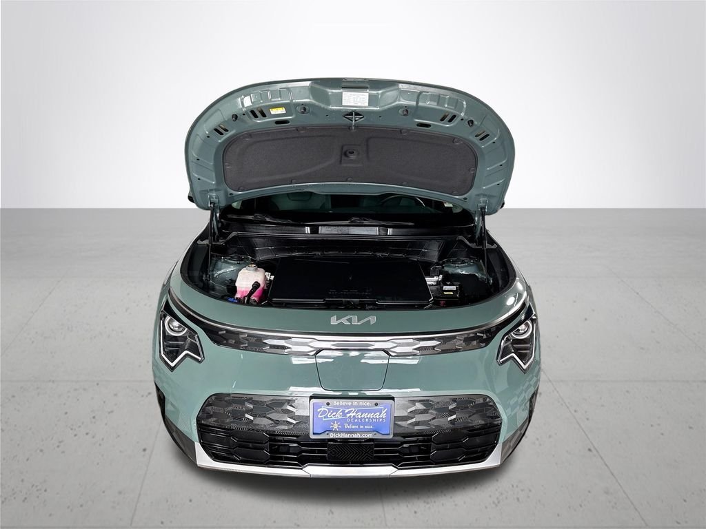 Used 2024 Green Kia Wind image 22