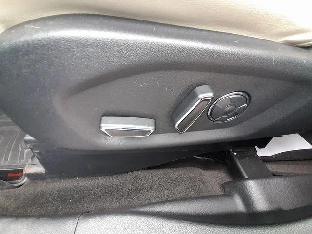 Used 2018 Blue Ford Platinum image 39