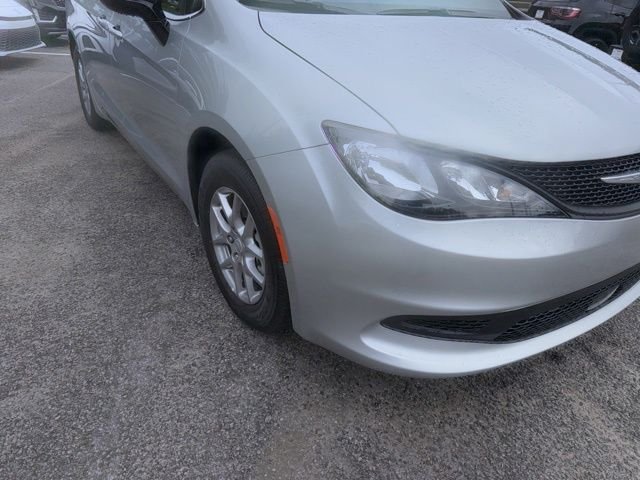 2026 Chrysler Voyager LX - Photo 3