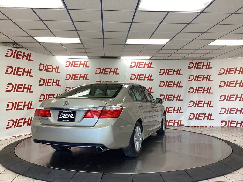 Used 2014  Honda EX image 7