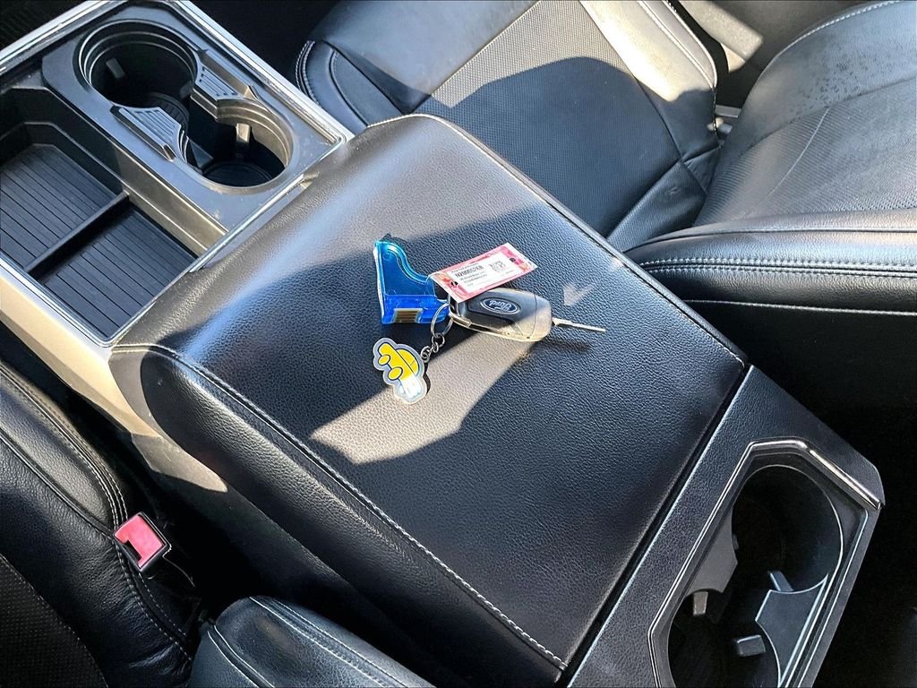 Used 2019 Black Metallic Ford Lariat image 30