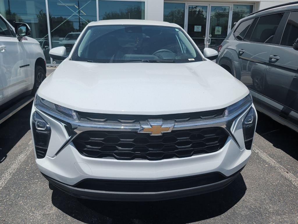 2024 Chevrolet Trax LS's photo