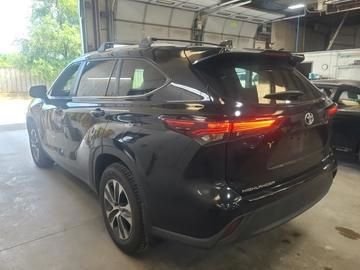 Used 2024 Black Toyota XLE image 9