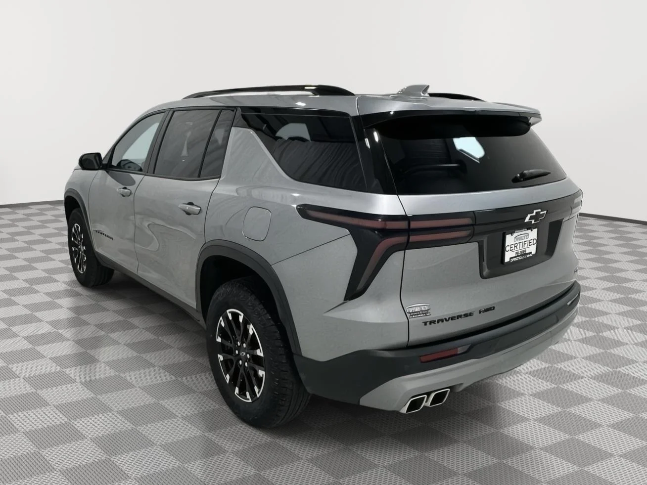 Used 2024 Chevrolet Traverse Z71 with VIN 1GNEVJKSXRJ182736 for sale in Alexandria, Minnesota