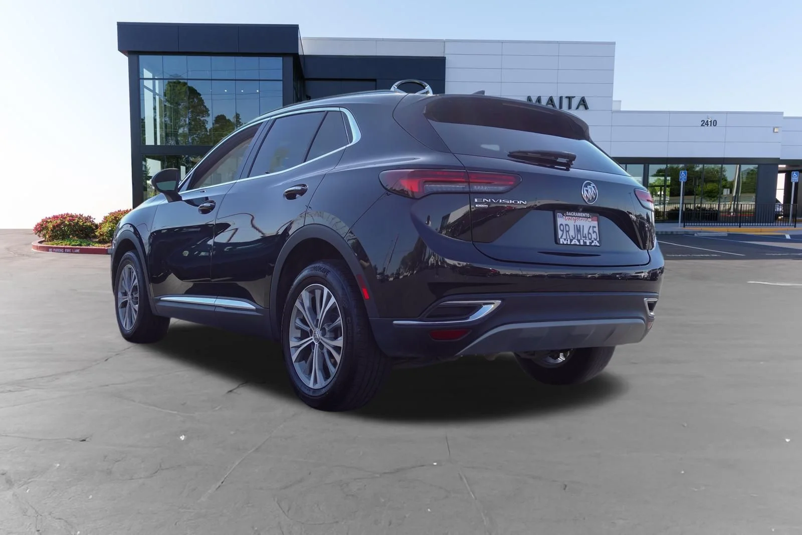 Used 2023 Ebony Twilight Metallic Buick Preferred image 5