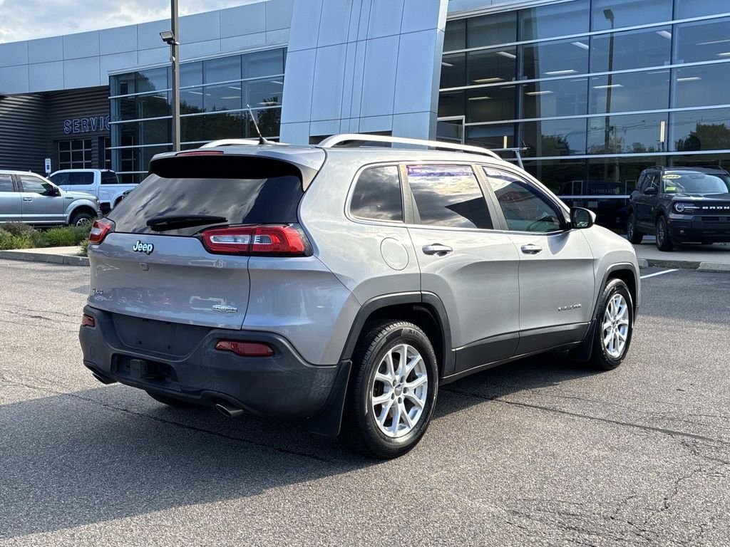 Used 2014 Silver Jeep Latitude image 7