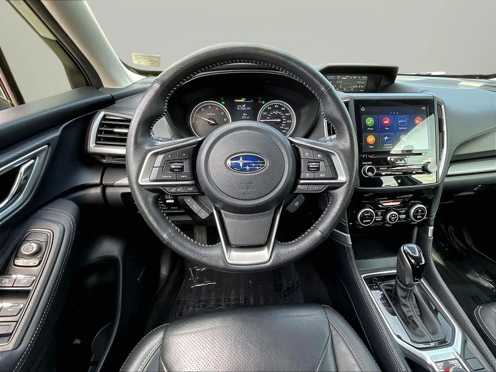 Used 2021 Crystal White Pearl Subaru Limited image 10