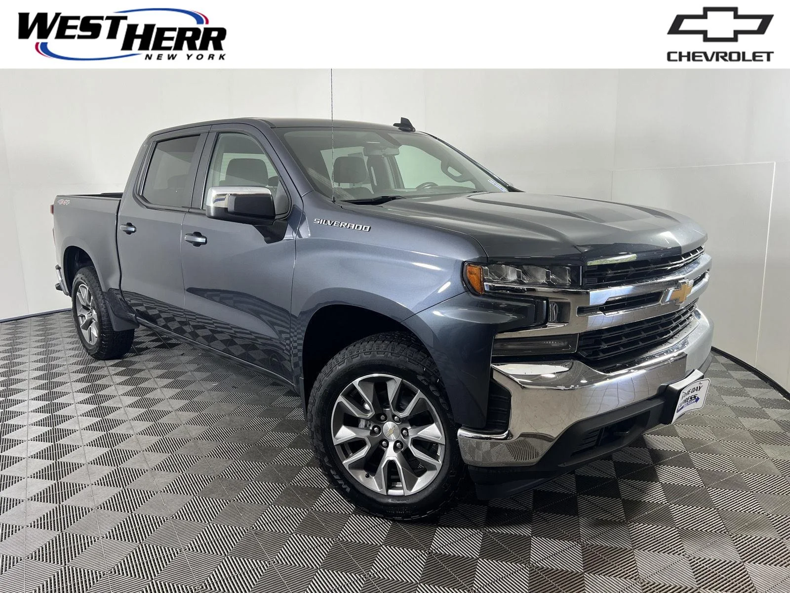 Used 2022 SHADOW GRAY METALLIC Chevrolet LT image 1