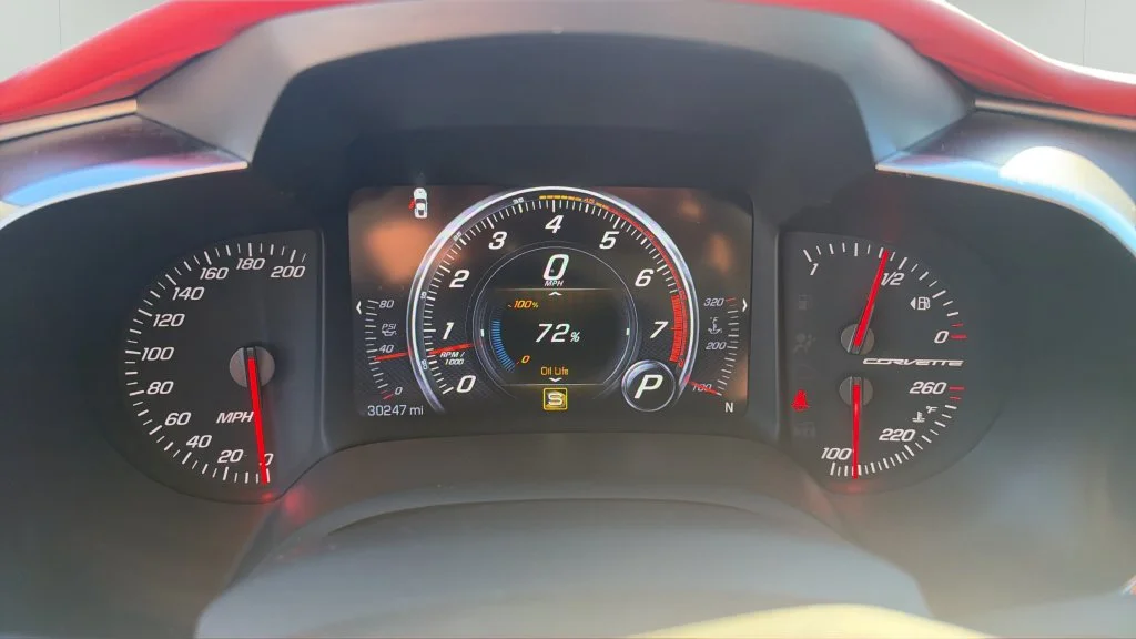 Used 2019 White Chevrolet Stingray Z51 image 14