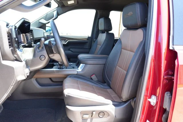 Used 2023 Red Chevrolet High Country image 21
