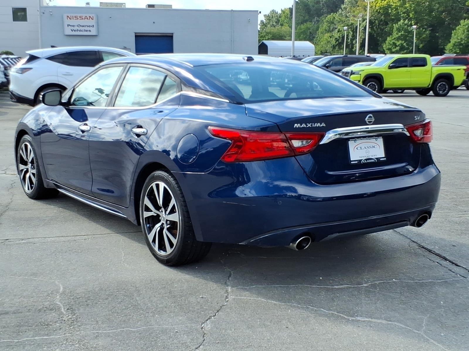 Used 2018 Deep Blue Pearl Nissan SV image 9