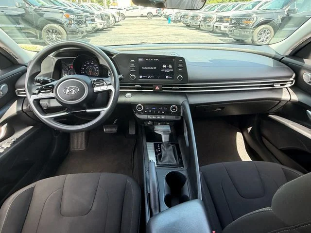 Used 2022 Gray Hyundai SEL image 13