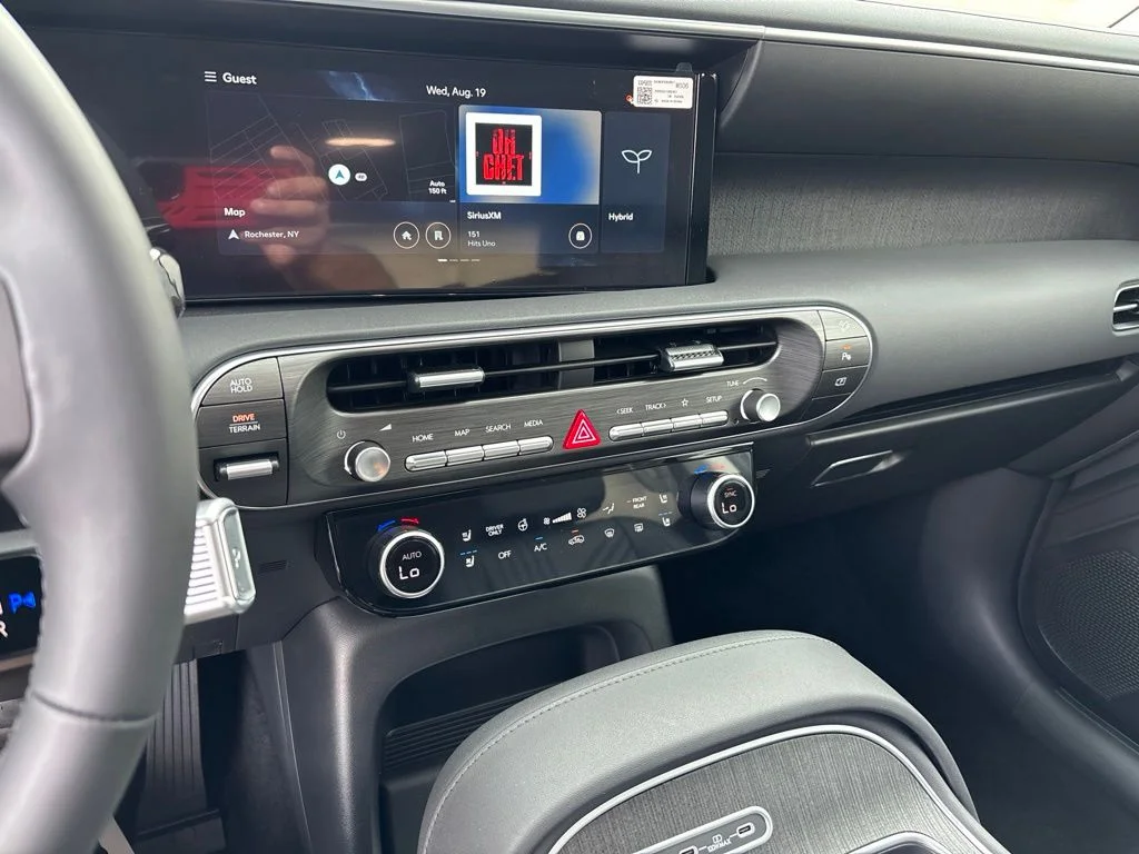 New 2026 Gray Hyundai SEL Premium image 16