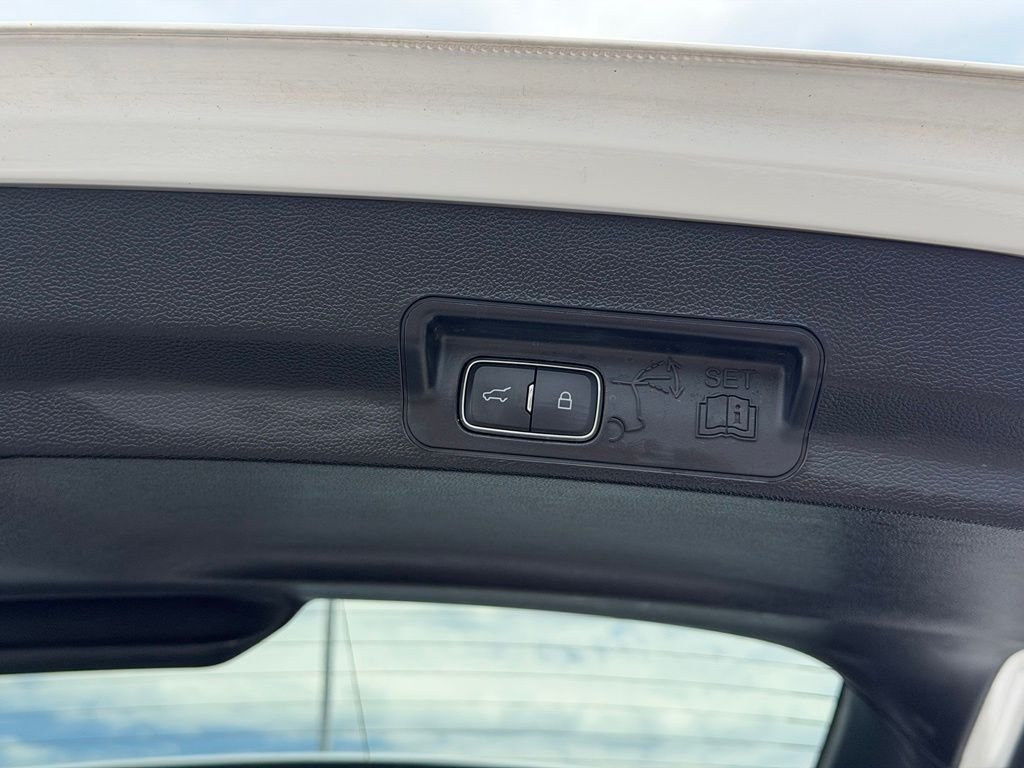 Used 2023 White Ford XLT image 41