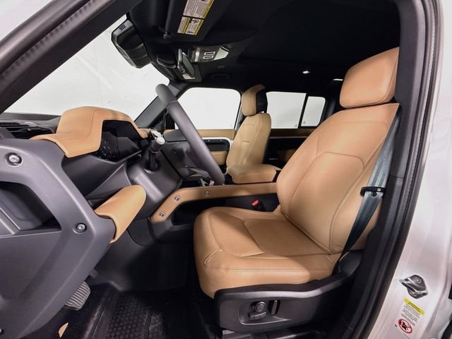 New 2026 Fuji White Land Rover X-Dynamic SE image 11