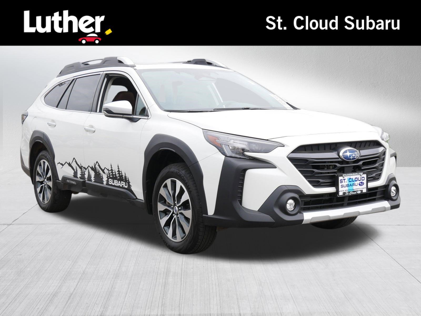 2025 Subaru Outback Touring's photo