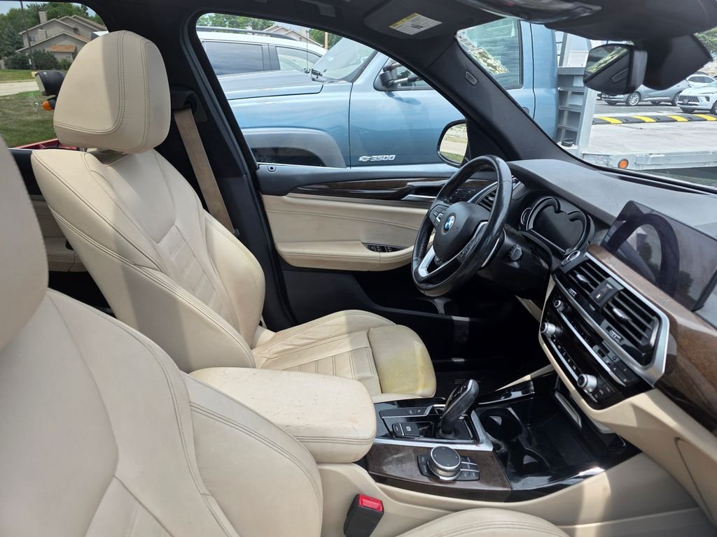 Used 2018 Black Sapphire Metallic BMW xDrive30i image 5