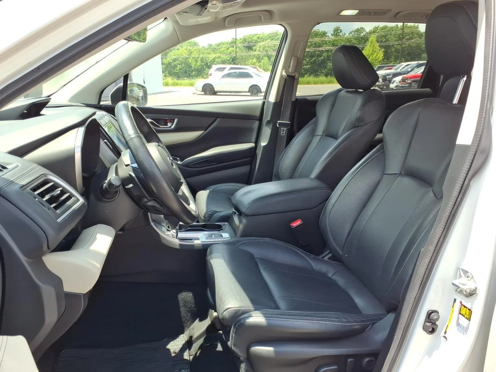 Used 2022 Crystal White Pearl Subaru Limited image 18