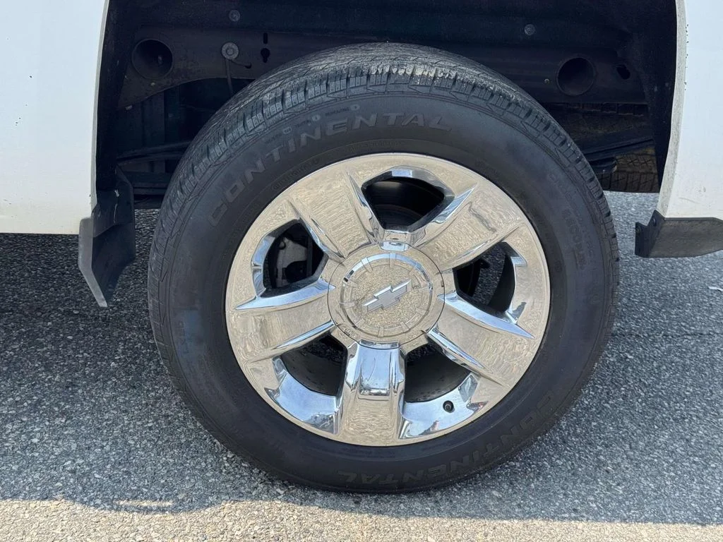 Used 2018 White Chevrolet LTZ image 12