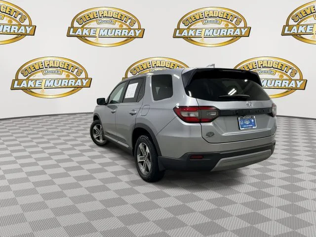 Certified Used 2025 Lunar Silver Metallic Honda EX-L image 9