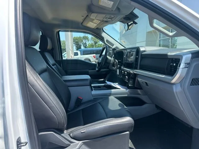 Used 2025 Oxford White Ford XLT image 5