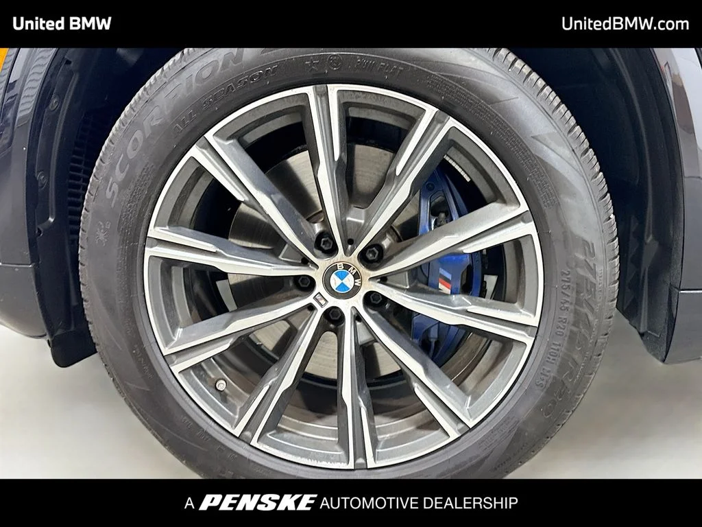 Certified Used 2026 Carbon Black Metallic BMW xDrive40i image 2
