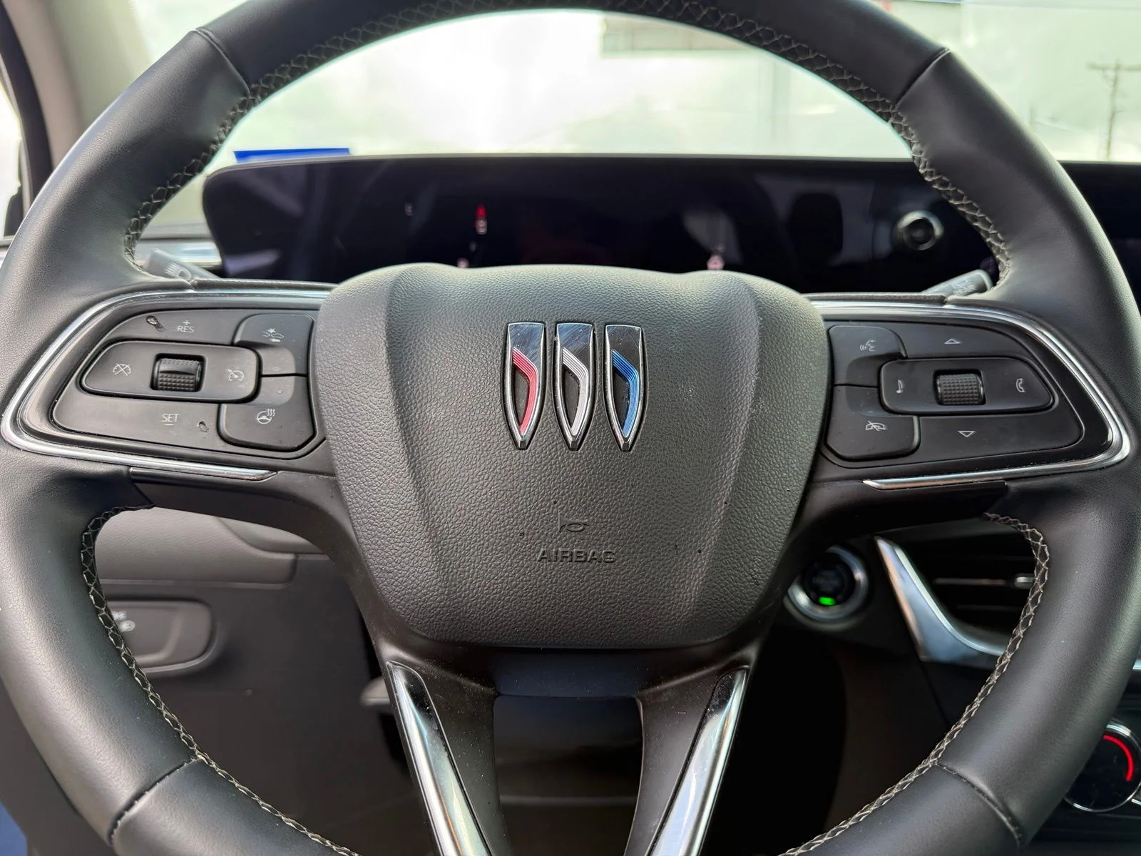 Used 2025 Blue Buick Preferred image 9