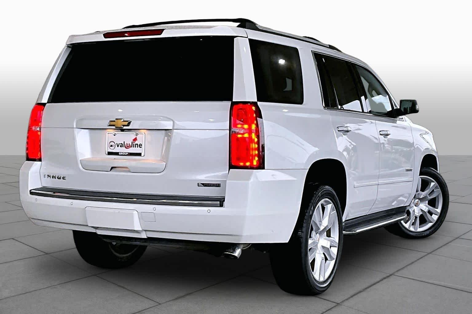 Used 2017 Iridescent Pearl Tricoat Chevrolet Premier image 13