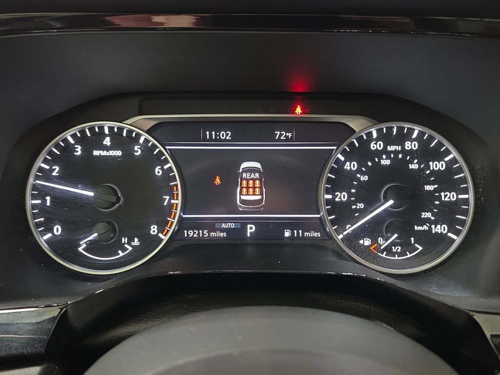 Used 2023 Pearl White Tricoat Nissan SL image 18