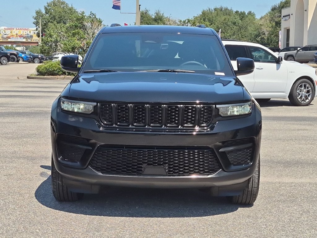 Used 2025 Black Jeep Altitude X image 8