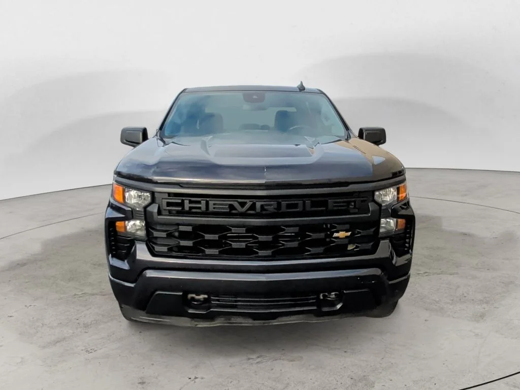 2023 Chevrolet Silverado 1500 Custom - Photo 2