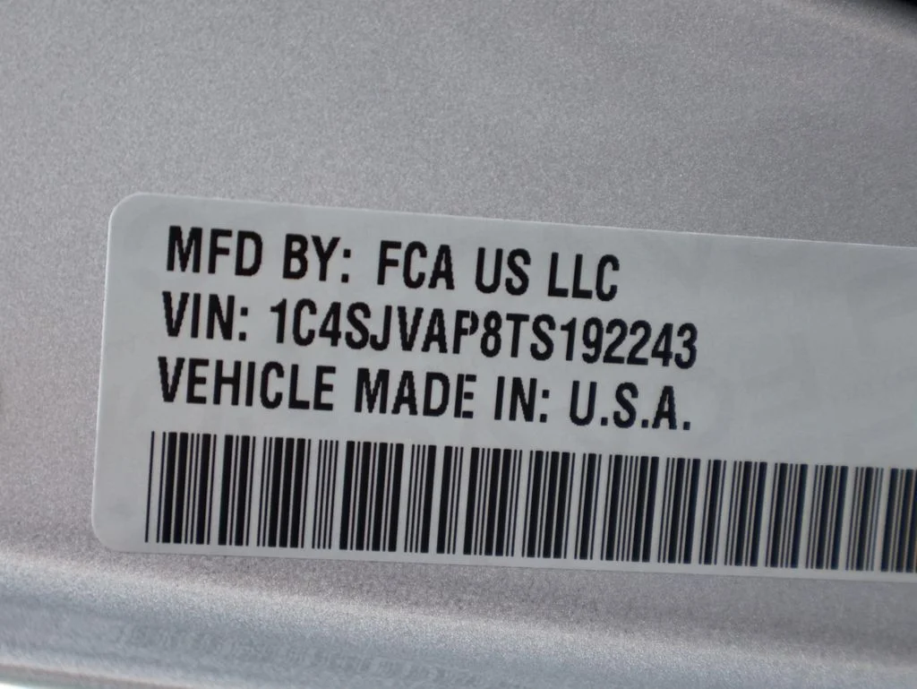 New 2026 Silver-Zynith Exterior Paint Jeep  image 41