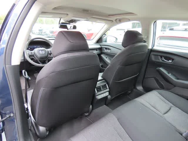 2025 Honda Accord SE - Photo 13