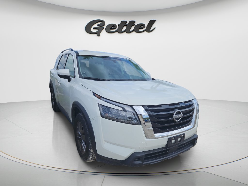 Used 2025 White Nissan SV image 3