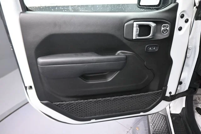 Used 2024 White Jeep Sport S image 25