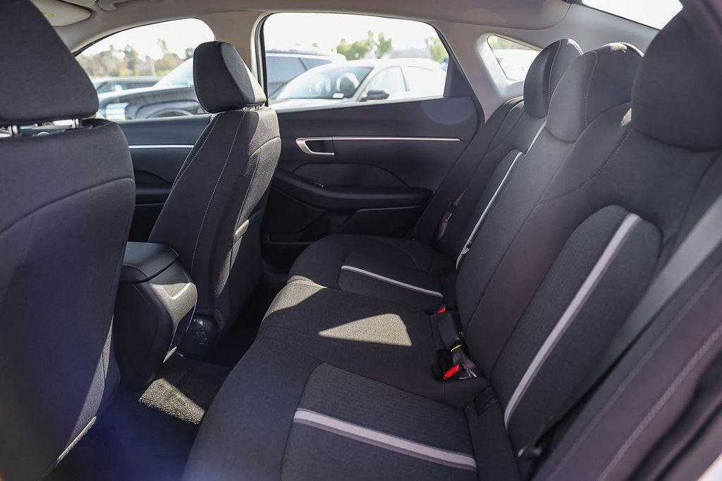 New 2026 White Hyundai SE image 19
