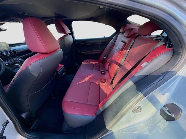 2025 Lexus IS 300 - Photo 21